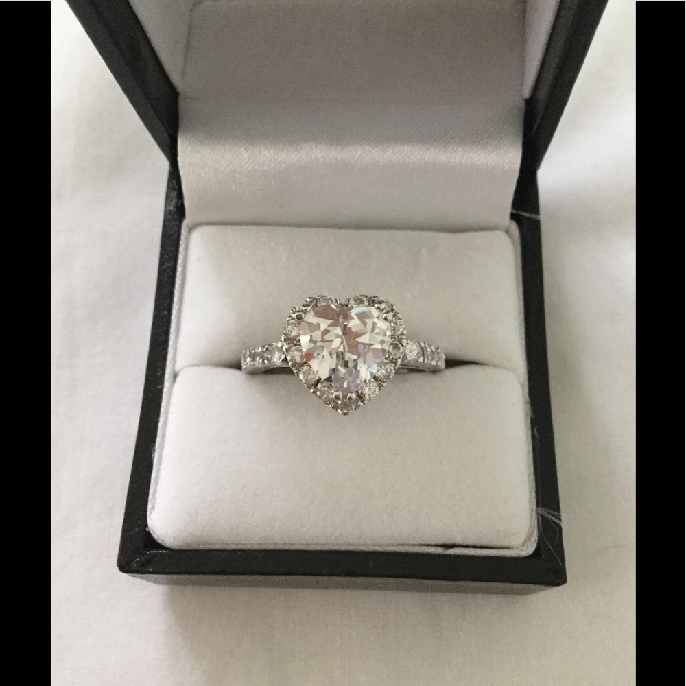 💍🌟Sterling silver heart cubic zirconia ring